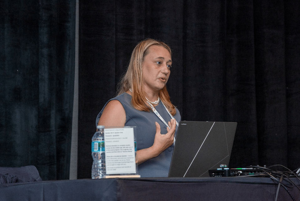 Rebecca Walbecq Presenting Copilot4DevOps